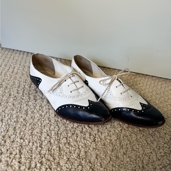 Vintage Connie Spectator lace ups 9M - Picture 7 of 8